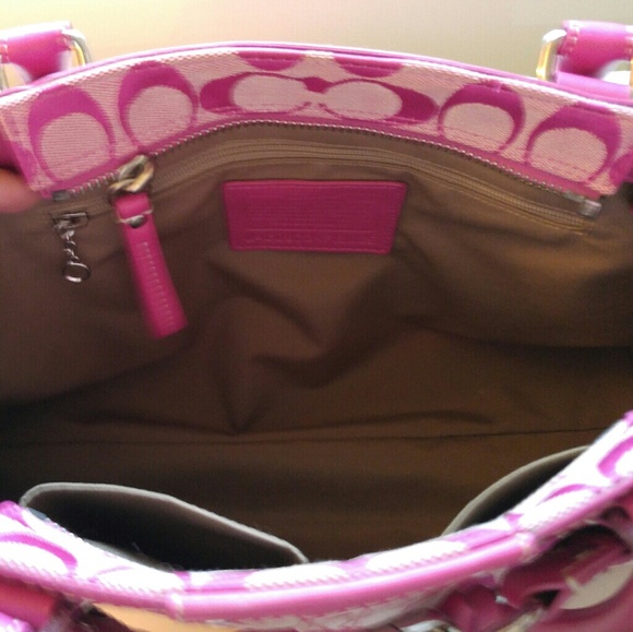 Coach Hampton pink purse. - Picture 5 of 8